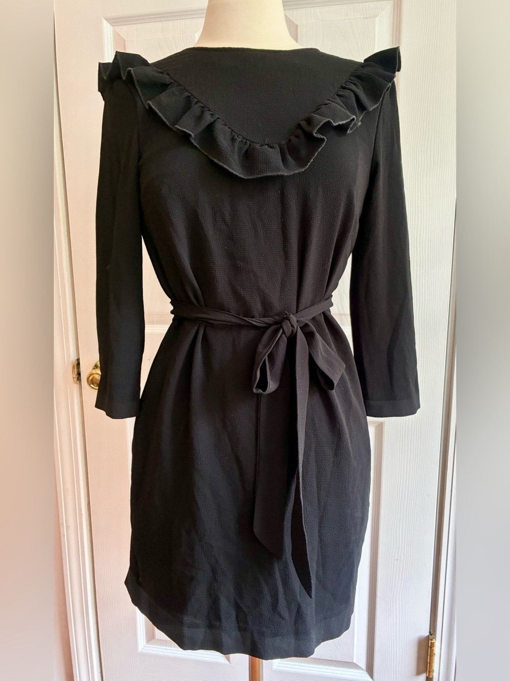 H&M Textured Stretchy Ruffle Long Sleeve Dress